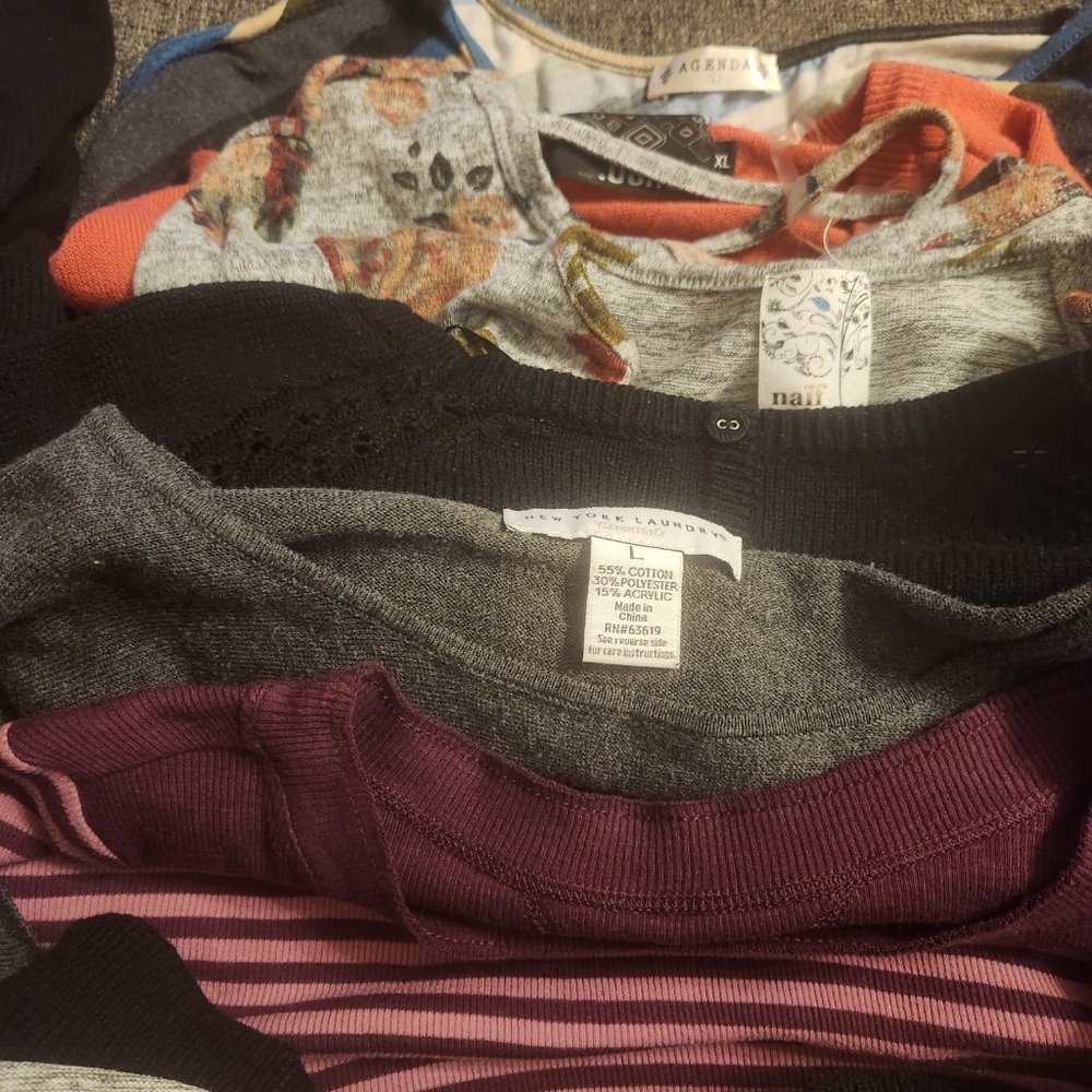 lot of 7 sweaters